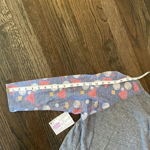 Lularoe Randy T Shirt 3/4 Sleeve Medium M New NWT Blue Gray Geometric - Picture 8 of 8